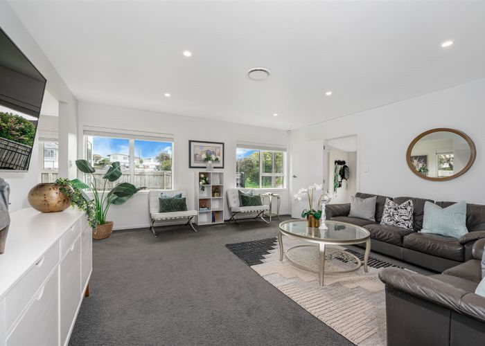  at 25 Tiroroa Avenue, Te Atatu South, Auckland