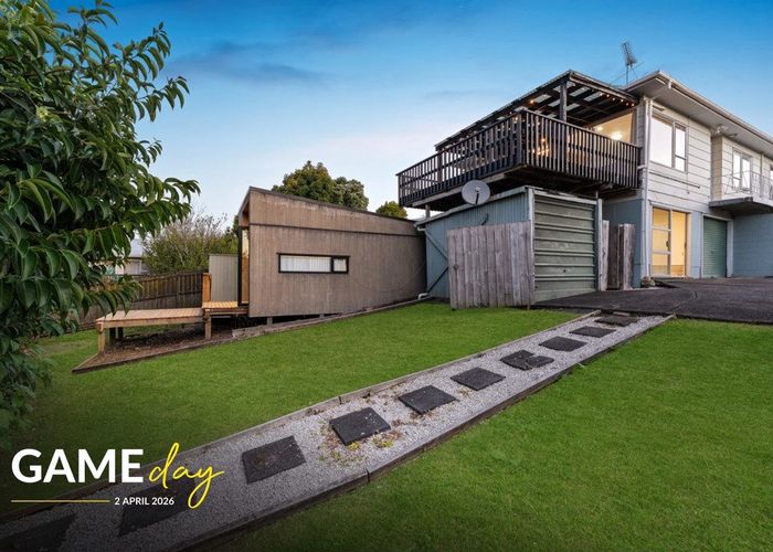  at 2/20 Celeste Place, Totara Vale, North Shore City, Auckland