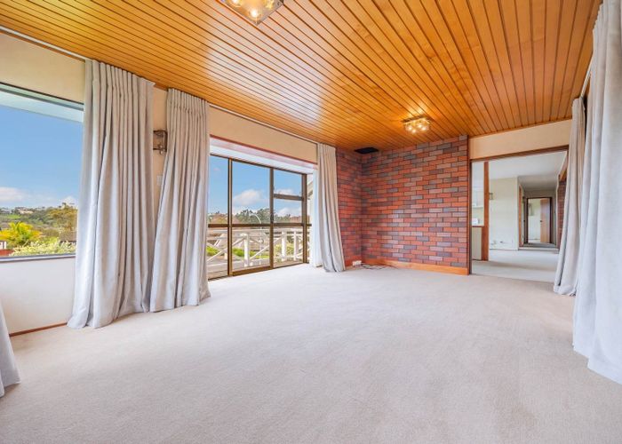  at 19 Tarahanga Street, Northcote, North Shore City, Auckland