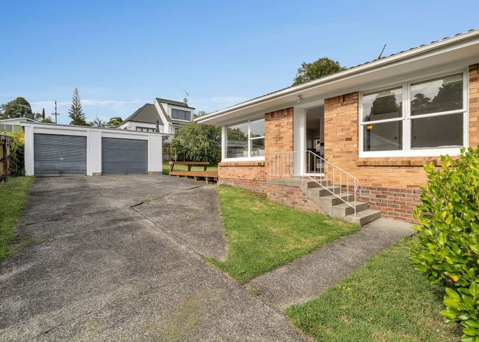  at 2/8 Wykeham Pl, Glenfield, North Shore City