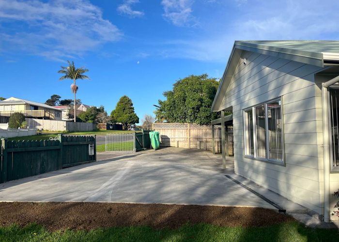  at 3 Hueglow Rise, West Harbour, Waitakere City, Auckland