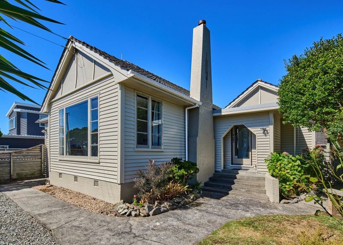  at 135 Seaview Road, Paraparaumu Beach, Paraparaumu