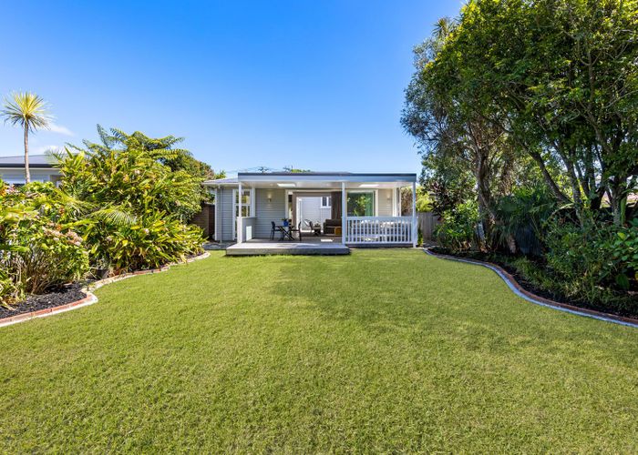  at 13 Seacombe Road, Point Chevalier, Auckland