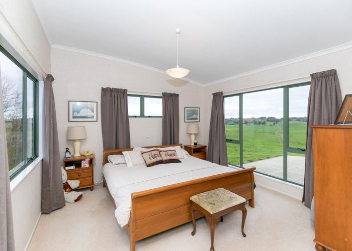  at 25 Highgrove Drive, Grandview Heights, Hamilton