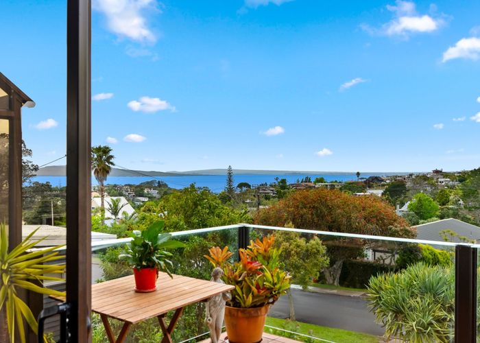  at 21A Peter Terrace, Castor Bay, North Shore City, Auckland