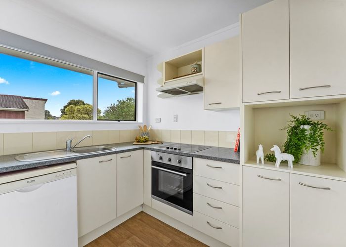  at 1/307A Wairau Road, Totara Vale, Auckland