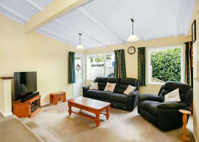  at 9 Innes Way, Newlands, Wellington