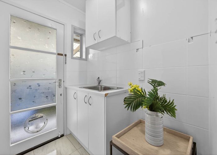  at 1/1 Piripiri Crescent, Torbay, North Shore City, Auckland