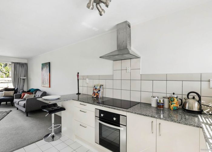  at 2/40 Bertrand Road, Mount Wellington, Auckland