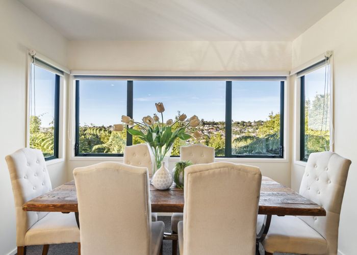  at 2/60 Arran Road, Browns Bay, Auckland