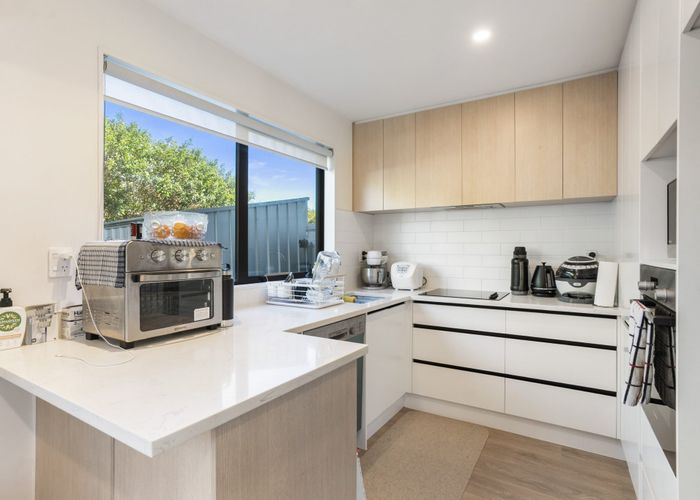  at 88 Sylvan Crescent, Te Atatu South, Waitakere City, Auckland