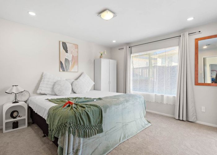  at 1/51 Sungrove Rise, Sunnyvale, Waitakere City, Auckland