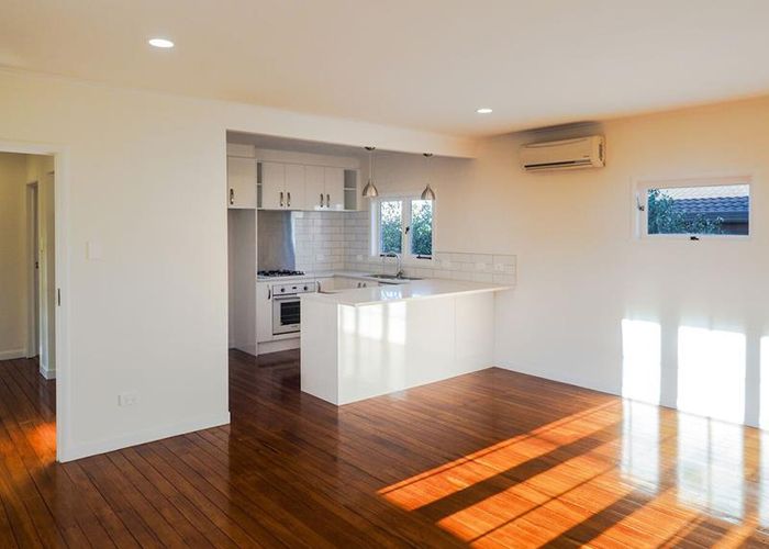  at 56 Nile Road, Milford, Auckland