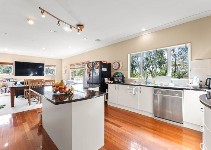  at 8 Ridge Valley Drive, Browns Bay, North Shore City, Auckland