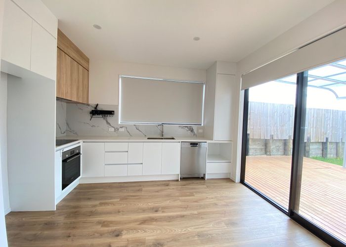  at 7 Dinaric Lane, Westgate, Waitakere City, Auckland