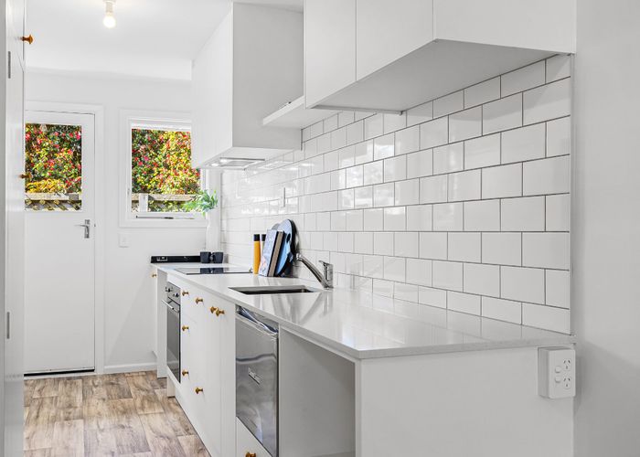  at 2/36 Office Road, Merivale, Christchurch