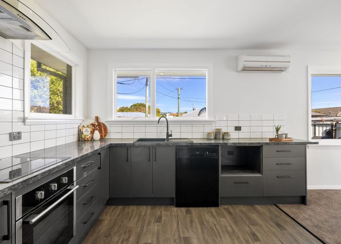 at 8 Compton Street, Woolston, Christchurch