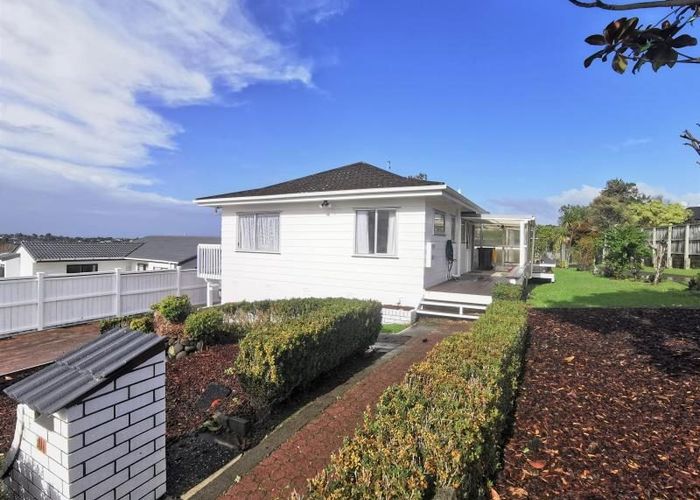  at 41 Athena Drive, Totara Vale, Auckland