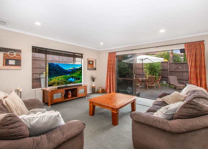  at 122 Cyril French Drive, Flat Bush, Auckland