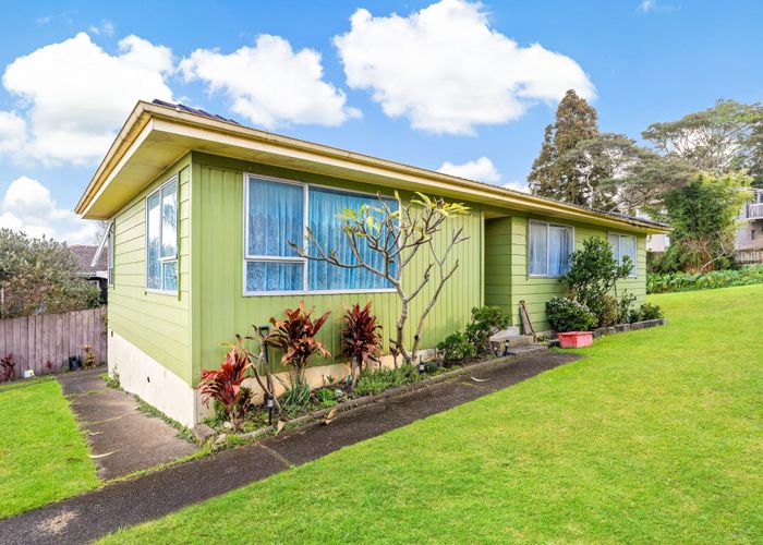  at 13 Kemp Road, Massey, Auckland