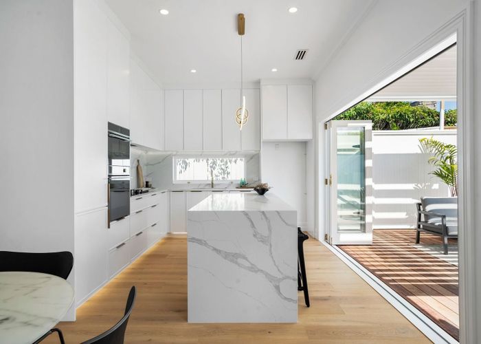  at 10 Springfield Road, Morningside, Auckland