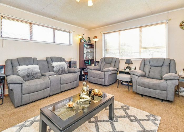  at 51 Caravelle Close, Mangere, Auckland