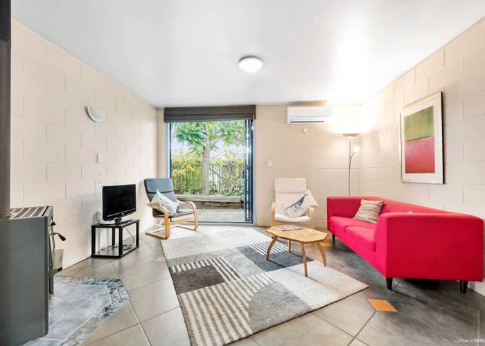  at 2/28 Wolsley Avenue, Milford, Auckland