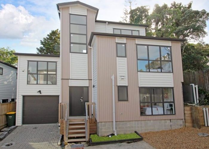  at 84C Whitney Street, New Windsor, Auckland