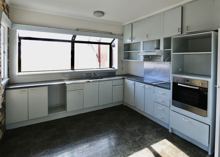  at 7  Marlene Avenue, Te Atatu South, Waitakere City, Auckland