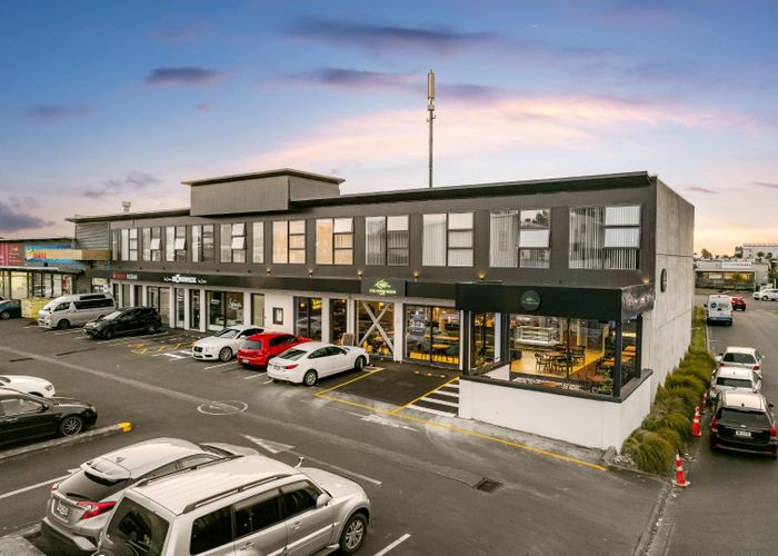  at Room 3/302 Te Irirangi Drive, Flat Bush, Manukau City, Auckland