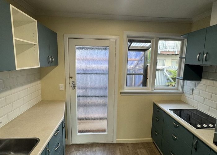  at 2/35 Packe Street, Edgeware, Christchurch