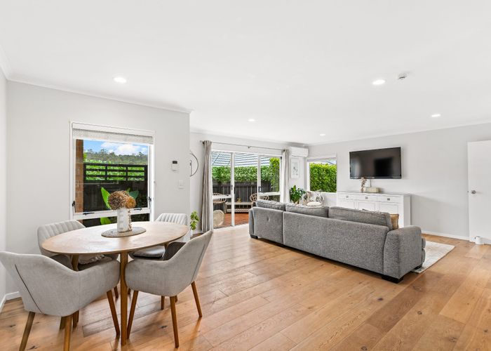  at 2/8 Crewe Close, Albany, North Shore City, Auckland