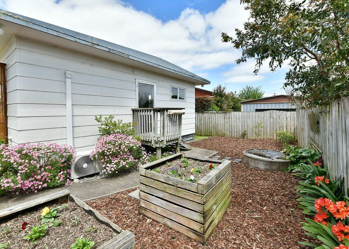  at 4B Parakai Avenue, Parakai, Helensville