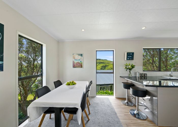  at 31 Sunhaven Drive, Newlands, Wellington