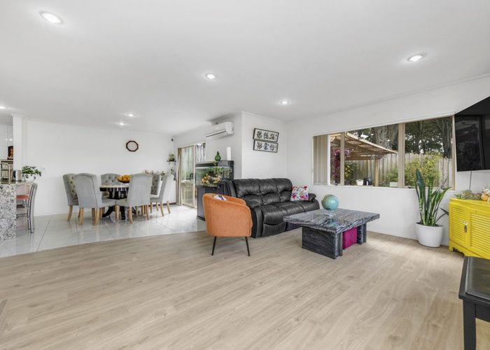  at 3 Fairchild Avenue, Goodwood Heights, Manukau City, Auckland