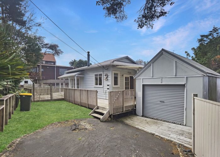  at 2 Seaview Avenue, Northcote, Auckland