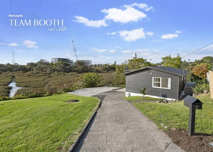  at 2 Francis Street, Takapuna, North Shore City, Auckland