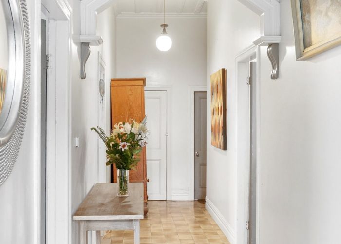  at 16 Sandringham Road, Mount Eden, Auckland