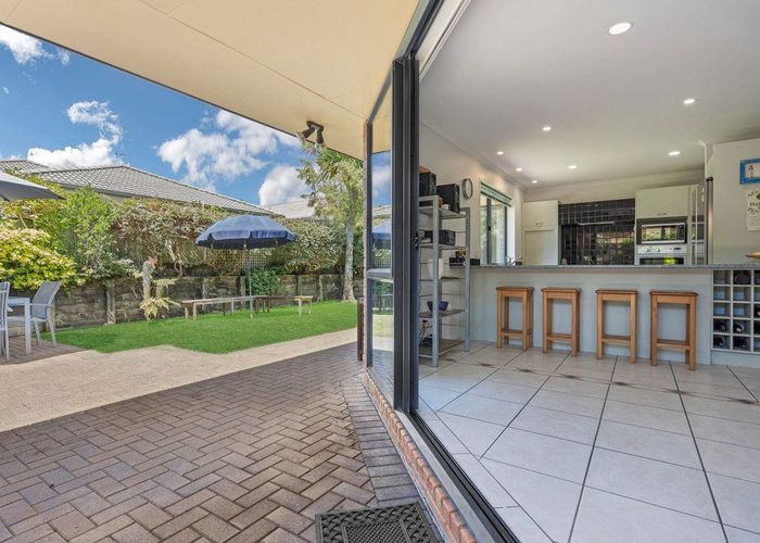  at 41 Chadlington Avenue, Henderson, Auckland