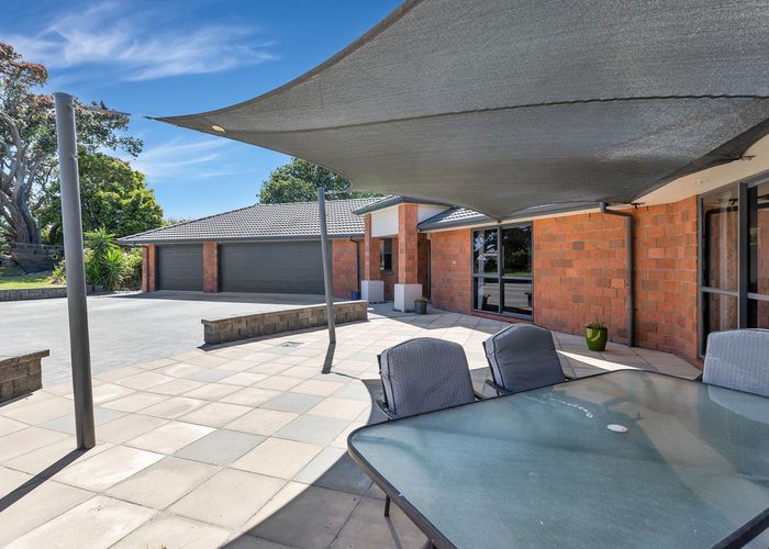 Free property data for 12 Pyle Road East, Ruakākā homes.co.nz