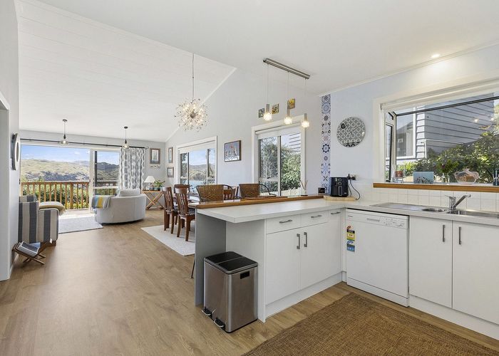  at 14 Kenef Road, Paremata, Porirua, Wellington