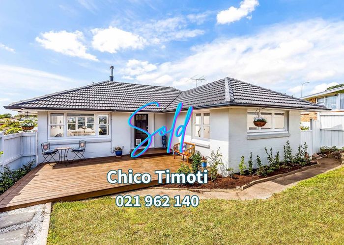  at 1/2 Elizabeth Place, Mairangi Bay, Auckland