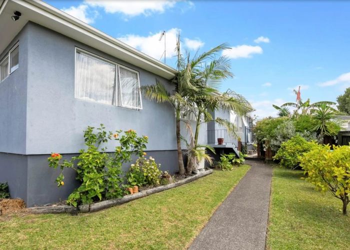  at 8 Hyperion Drive, Randwick Park, Auckland