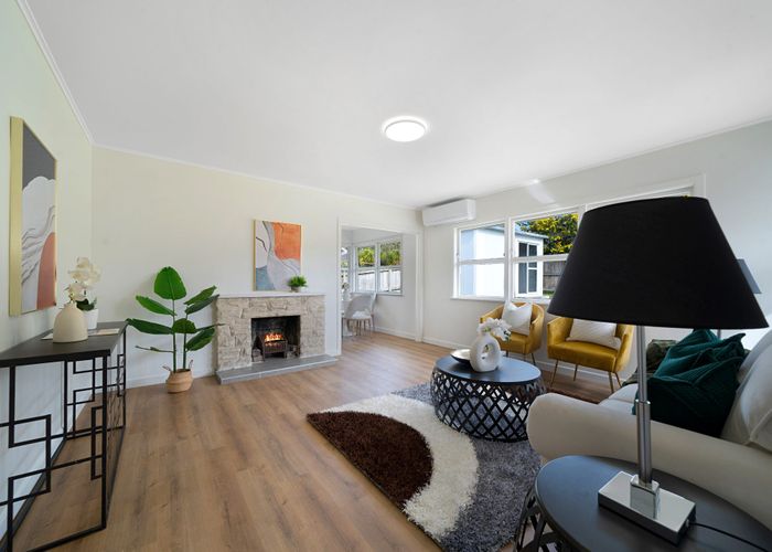 at 6 Cajero Place, Green Bay, Waitakere City, Auckland