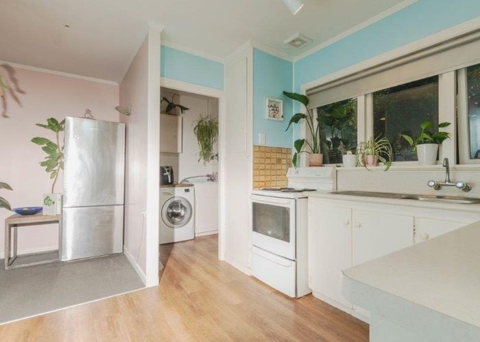  at 2/9 Tawa Road, Onehunga, Auckland City, Auckland