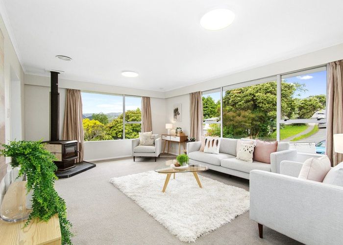  at 8 Westhaven Drive, Tawa, Wellington