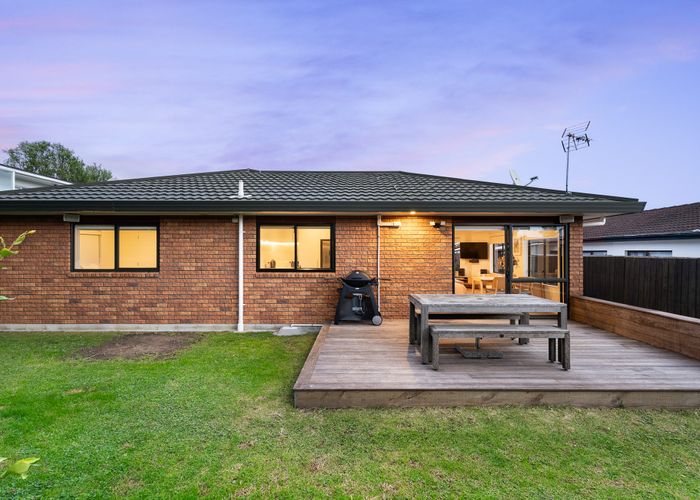  at 8A Craigbank Avenue, New Lynn, Waitakere City, Auckland
