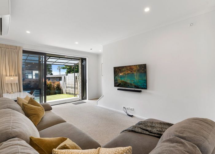  at 7 Manahi Lane, Panmure, Auckland