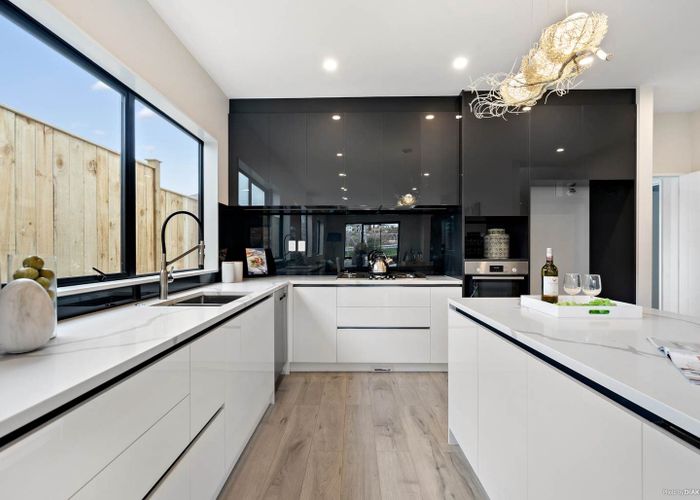  at 4 Cloonlyon Drive, Flat Bush, Manukau City, Auckland