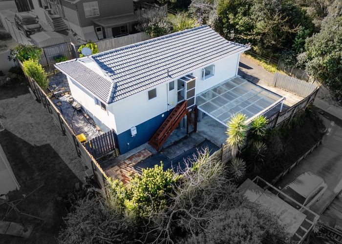  at 1/14 Chislehurst Street, Henderson, Waitakere City, Auckland